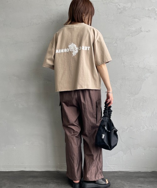 The Endless Summer（エンドレスサマー）の「[THE ENDLESS SUMMER/エンドレスサマー] 別注 TES CAL フロッキーロゴプリント カットオフTシャツ（Tシャツ/カットソー・レディース・ホワイト/ベージュ/ブラック・F）」の9枚目の写真