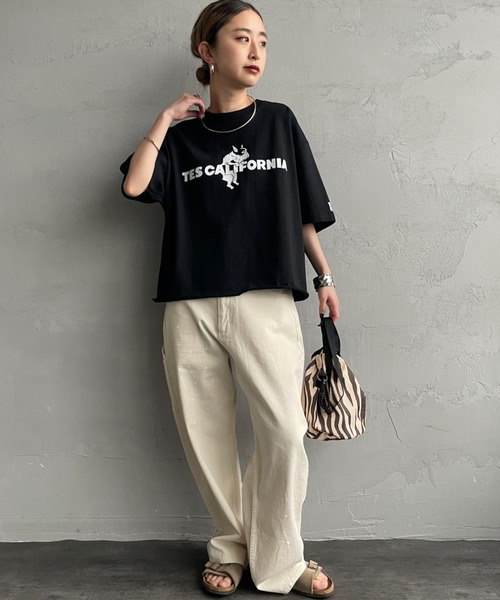 The Endless Summer（エンドレスサマー）の「[THE ENDLESS SUMMER/エンドレスサマー] 別注 TES CAL フロッキーロゴプリント カットオフTシャツ（Tシャツ/カットソー・レディース・ホワイト/ベージュ/ブラック・F）」の6枚目の写真