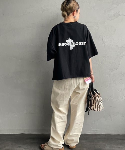 The Endless Summer（エンドレスサマー）の「[THE ENDLESS SUMMER/エンドレスサマー] 別注 TES CAL フロッキーロゴプリント カットオフTシャツ（Tシャツ/カットソー・レディース・ホワイト/ベージュ/ブラック・F）」の7枚目の写真
