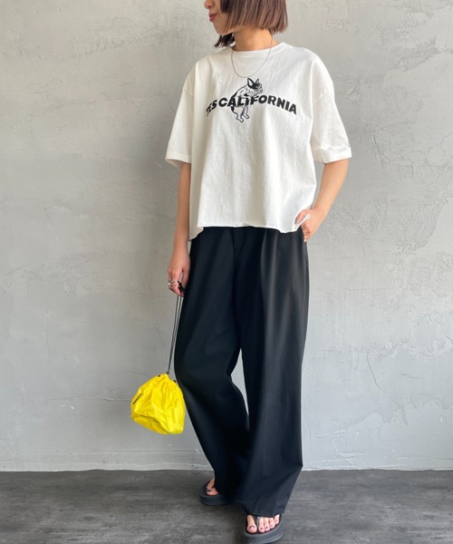 The Endless Summer（エンドレスサマー）の「[THE ENDLESS SUMMER/エンドレスサマー] 別注 TES CAL フロッキーロゴプリント カットオフTシャツ（Tシャツ/カットソー・レディース・ホワイト/ベージュ/ブラック・F）」の18枚目の写真