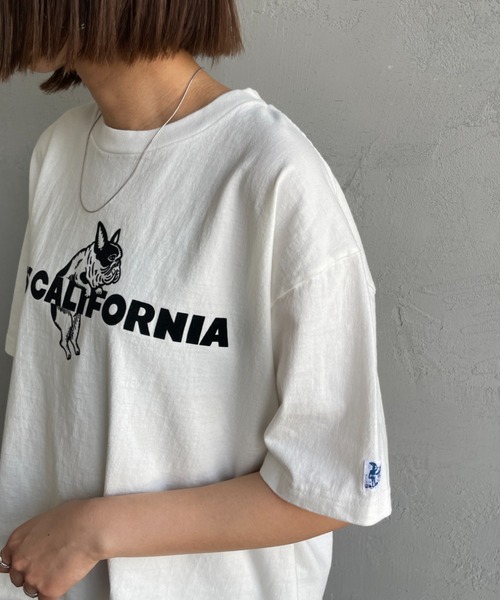The Endless Summer（エンドレスサマー）の「[THE ENDLESS SUMMER/エンドレスサマー] 別注 TES CAL フロッキーロゴプリント カットオフTシャツ（Tシャツ/カットソー・レディース・ホワイト/ベージュ/ブラック・F）」の21枚目の写真