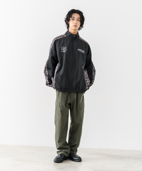 brknhome(ブロークンホーム)の「【BRKNHOME/ブロークンホーム】【身幅ゆったり ストレスフリーな着心地】袖総柄ライン 切り替え ナイロンジャケット ノームコア オーバーサイズ スタンドネック ビッグシルエット メンズライク ストリート ユニセックス(ナイロンジャケット・メンズ・ブラック/グレー・LARGE/MEDIUM)」の21枚目の写真