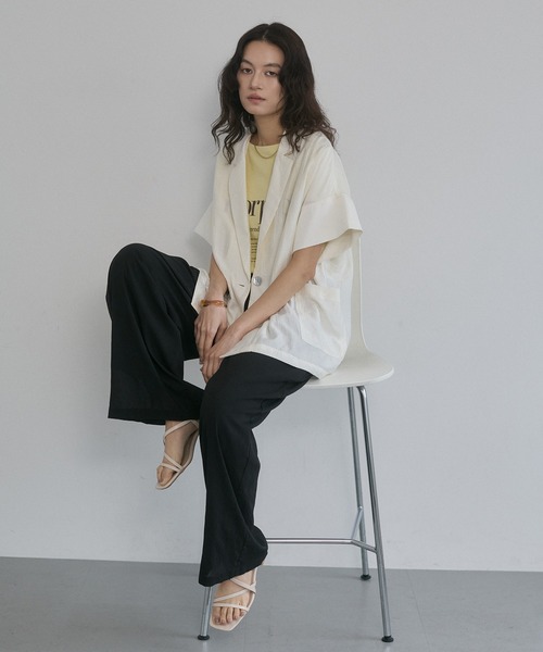 hunch(ハンチ)の「ワッシャーサテン 半袖シャツジャケット(テーラードジャケット・レディース・ライトカーキ/ブラック/アイボリー・FREE)」の11枚目の写真