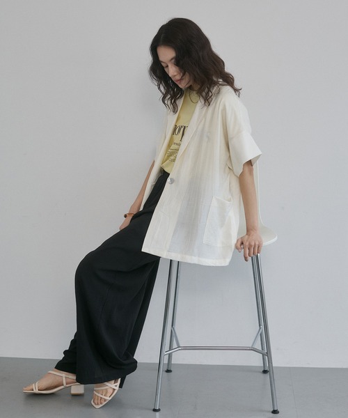 hunch(ハンチ)の「ワッシャーサテン 半袖シャツジャケット(テーラードジャケット・レディース・ライトカーキ/ブラック/アイボリー・FREE)」の12枚目の写真