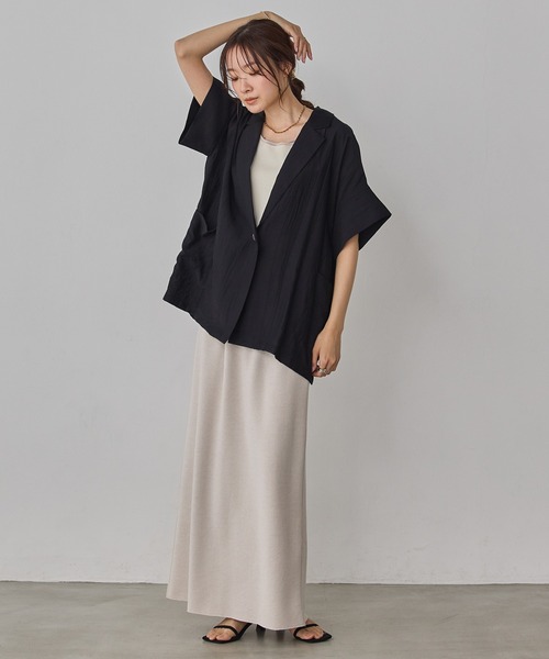 hunch(ハンチ)の「ワッシャーサテン 半袖シャツジャケット(テーラードジャケット・レディース・ライトカーキ/ブラック/アイボリー・FREE)」の7枚目の写真