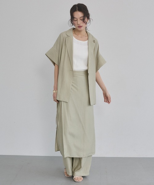 hunch(ハンチ)の「ワッシャーサテン 半袖シャツジャケット(テーラードジャケット・レディース・ライトカーキ/ブラック/アイボリー・FREE)」の5枚目の写真