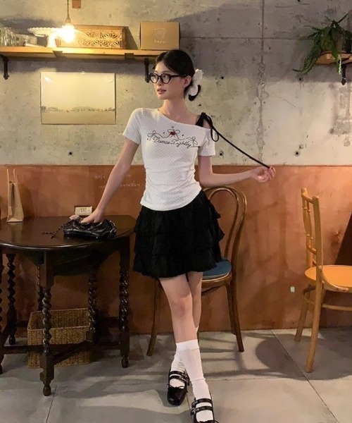 Ritzy(リッツィー)の「トッド柄 ワンショルダー半袖Tシャツ(Tシャツ/カットソー・レディース・ホワイト・M/L)」の6枚目の写真