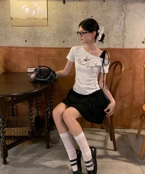Ritzy(リッツィー)の「トッド柄 ワンショルダー半袖Tシャツ(Tシャツ/カットソー・レディース・ホワイト・M/L)」の20枚目の写真