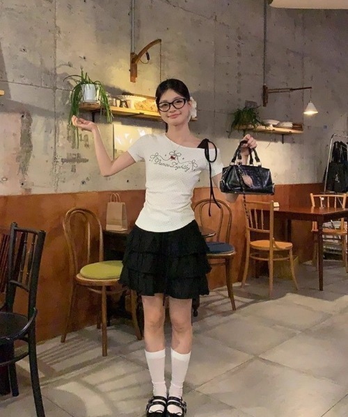 Ritzy(リッツィー)の「トッド柄 ワンショルダー半袖Tシャツ(Tシャツ/カットソー・レディース・ホワイト・M/L)」の18枚目の写真