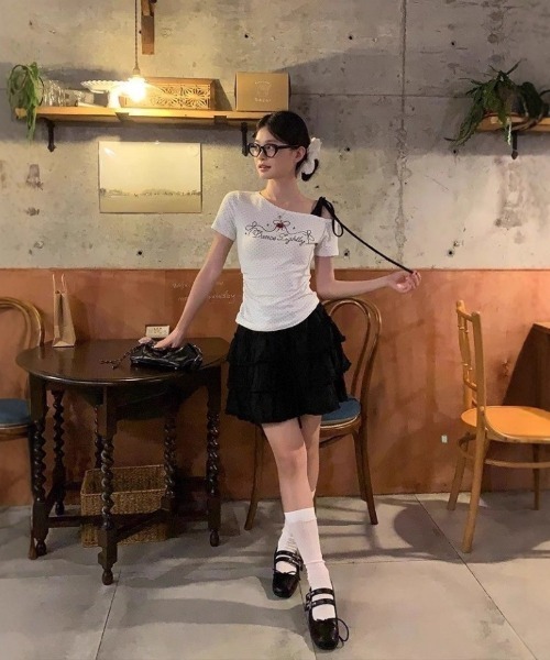 Ritzy(リッツィー)の「トッド柄 ワンショルダー半袖Tシャツ(Tシャツ/カットソー・レディース・ホワイト・M/L)」の13枚目の写真