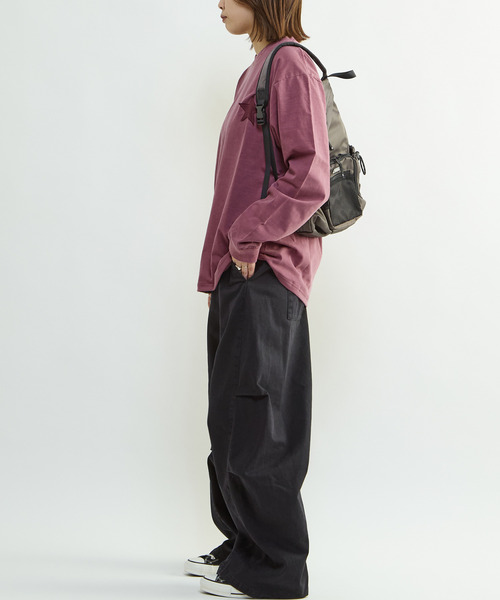 CONVERSE TOKYO(コンバーストウキョウ)の「NYLON ONE-SHOULDER BAG(ボディバッグ/ウエストポーチ・レディース・グレー/ブラック・FREE)」の15枚目の写真
