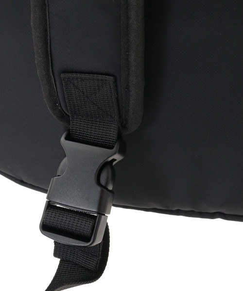 CONVERSE TOKYO(コンバーストウキョウ)の「NYLON ONE-SHOULDER BAG(ボディバッグ/ウエストポーチ・レディース・グレー/ブラック・FREE)」の7枚目の写真