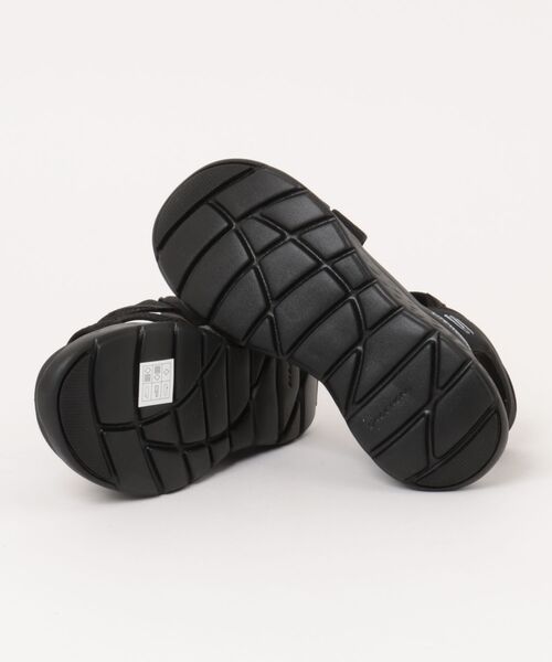 SKECHERS(スケッチャーズ)の「SKECHERS スケッチャーズ SWIFT FIT スウィフトフィット SONIC LITE-EASY TIMES【軽量】レディースサンダル(ソニックライト) 898085(サンダル・レディース・ブラック×ブラック・24.0cm/23.0cm/26.0cm/25.0cm)」の3枚目の写真