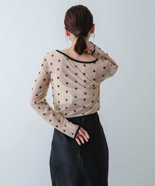 SENSE OF PLACE by URBAN RESEARCH（センスオブプレイスバイアーバンリサーチ）の「モチーフシアーカットトップ（Tシャツ/カットソー・レディース・オフホワイト/ベージュ/ブラック・ONE）」の19枚目の写真