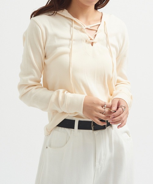 MILLER（ミラー）の「【Robert P. Miller】パネルリブ ヘンリー フーディー RM264-2283（パーカー・レディース・ブラウン/グリーン/ブラック系1/ブラック/イエロー/チャコールグレー/レッド/ライトグリーン/ダークブラウン/ストーン/レッド系その他/ブルー/キャメル/アイボリー/ネイビー/グレー・FREE）」の2枚目の写真