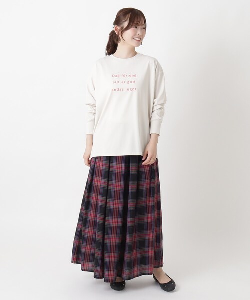 one'sterrace(ワンズテラス)の「【ひんやり】クルーネック プリントプルオーバー(Tシャツ/カットソー・レディース・ベージュ系8/ブラック系8/ホワイト系9/グレー系その他7・02)」の5枚目の写真