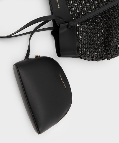 CHARLES & KEITH（チャールズ & キース）の「Calla カルラ ウーブン トートバッグ（トートバッグ・レディース・チョコ/ブラック・L）」の11枚目の写真