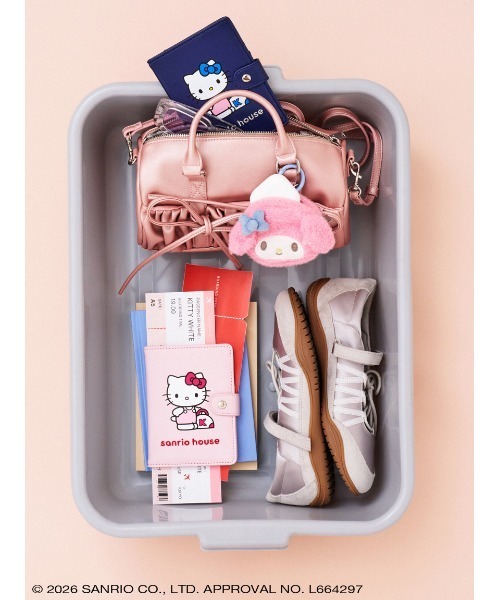 sanrio house(サンリオハウス)の「ハローキティ パスポートケース(トラベルグッズ・レディース・ピンク/ネイビー・F)」の8枚目の写真