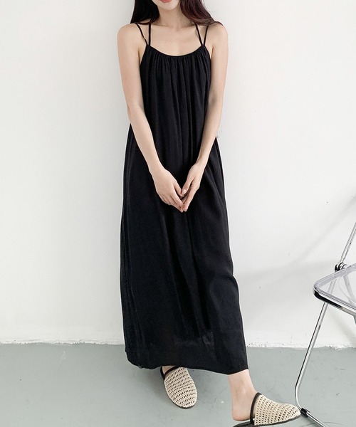 LOWO(ロワ)の「フロントギャザーロングキャミソールワンピース(ワンピース・レディース・ブルー/ブラックミックス/オフホワイト/ベージュ系その他/ブラック・FREE)」の11枚目の写真