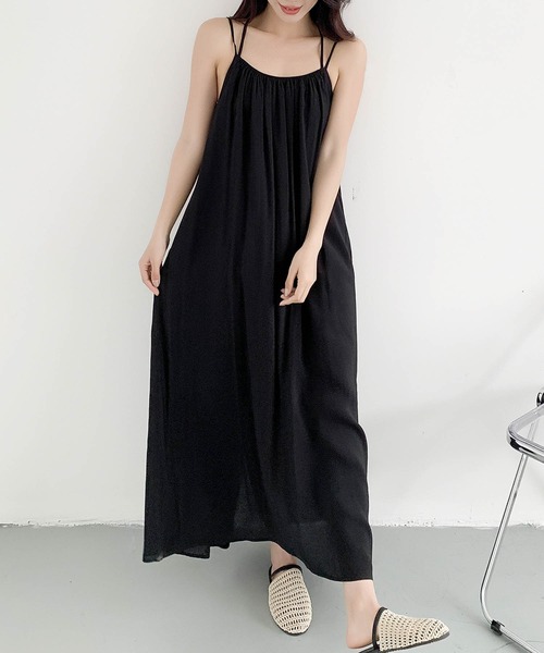 LOWO(ロワ)の「フロントギャザーロングキャミソールワンピース(ワンピース・レディース・ブルー/ブラックミックス/オフホワイト/ベージュ系その他/ブラック・FREE)」の12枚目の写真