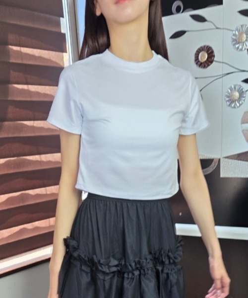 tolene(トレネ)の「ベーシッククロップドTシャツ クルーネック タイトシルエット(Tシャツ/カットソー・レディース・グリーン/ホワイト/ライトベージュ・FREE)」の16枚目の写真