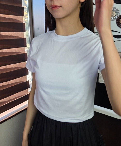 tolene(トレネ)の「ベーシッククロップドTシャツ クルーネック タイトシルエット(Tシャツ/カットソー・レディース・グリーン/ホワイト/ライトベージュ・FREE)」の5枚目の写真