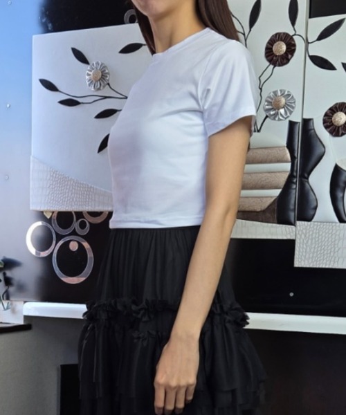 tolene(トレネ)の「ベーシッククロップドTシャツ クルーネック タイトシルエット(Tシャツ/カットソー・レディース・グリーン/ホワイト/ライトベージュ・FREE)」の11枚目の写真