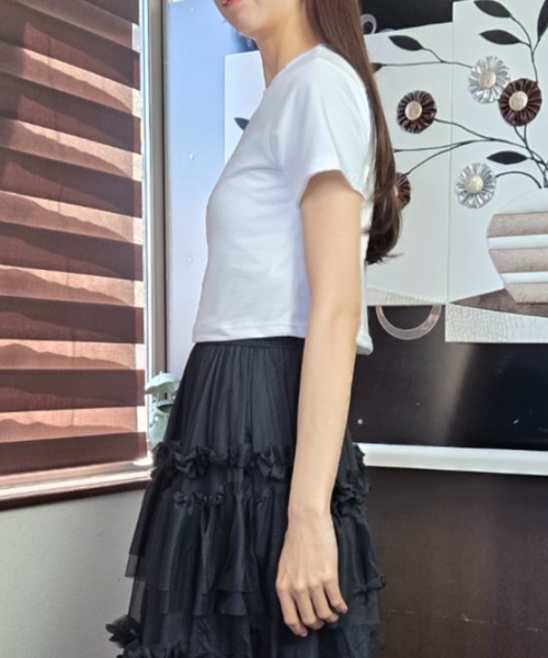 tolene(トレネ)の「ベーシッククロップドTシャツ クルーネック タイトシルエット(Tシャツ/カットソー・レディース・グリーン/ホワイト/ライトベージュ・FREE)」の12枚目の写真
