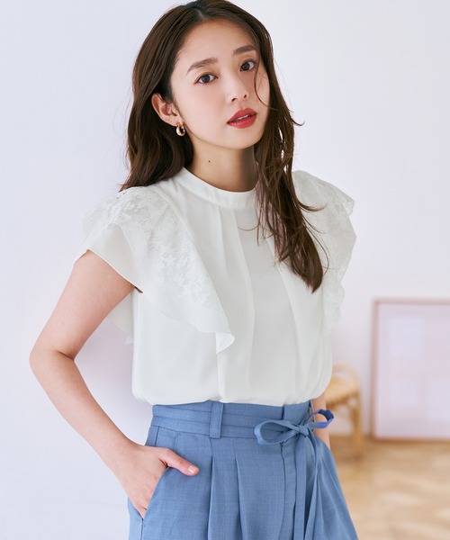 MISCH MASCH(ミッシュマッシュ)の「2026春夏新作 ダブルフリルレース袖ハイネックブラウス(シャツ/ブラウス・レディース・グレー/ブルー/ホワイト/ブラック・フリ-)」の2枚目の写真