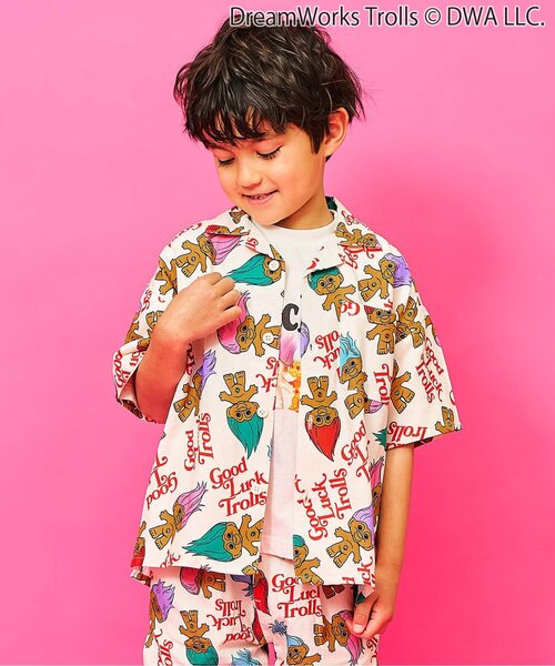F.O.KIDS(エフオーキッズ)の「トロールズ オープンカラー総柄シャツ(シャツ/ブラウス・キッズ・ブラック/キナリ・130/120/110/100/90/80/150/140)」の1枚目の写真