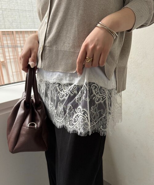 Jena espace merveilleux(ジェナ エスパスメルヴェイユ)の「【裾で差がつく】スクエア裾レースタンク(Tシャツ/カットソー・レディース・ブラック/オフホワイト・FREE)」の17枚目の写真