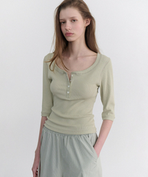 ANDNEEDS（アンドニーズ）の「Kaylee 3/4 henry neck tee (mint)（Tシャツ/カットソー）」