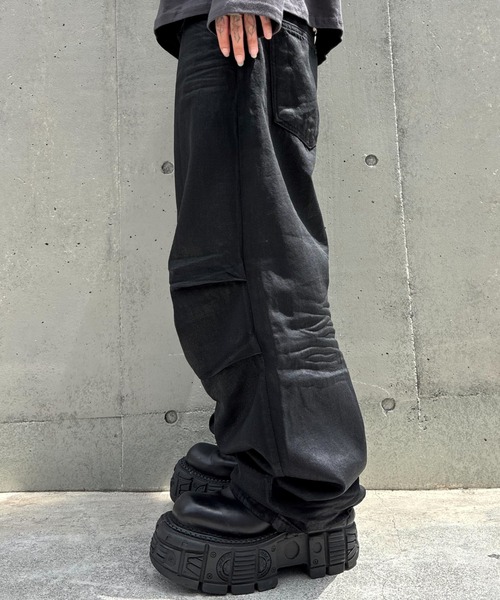 Never mind the XU(ネバーマインドザエックスユー)の「【Never mind the XU】coating denim pants / 【ネバーマインド ザ エックスユー】コーティングワイドデニムパンツ(デニムパンツ・メンズ・ブラック・M/L/S)」の11枚目の写真