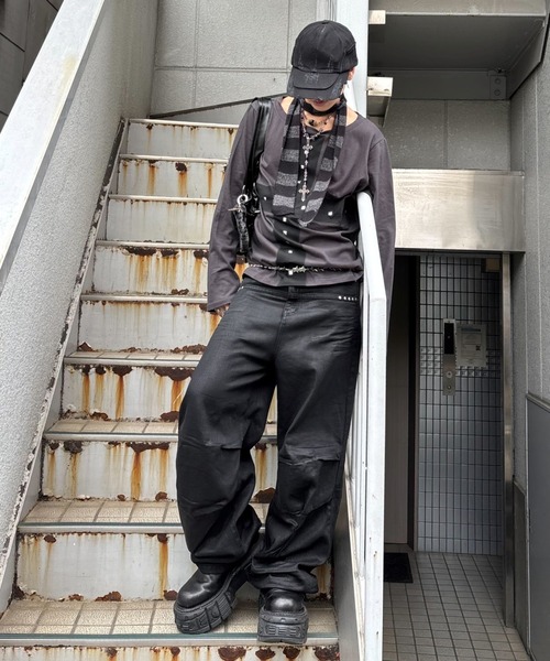 Never mind the XU(ネバーマインドザエックスユー)の「【Never mind the XU】coating denim pants / 【ネバーマインド ザ エックスユー】コーティングワイドデニムパンツ(デニムパンツ・メンズ・ブラック・M/L/S)」の13枚目の写真
