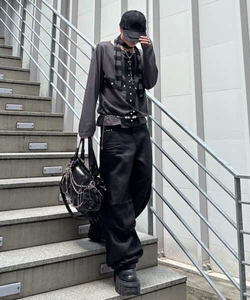 Never mind the XU(ネバーマインドザエックスユー)の「【Never mind the XU】coating denim pants / 【ネバーマインド ザ エックスユー】コーティングワイドデニムパンツ(デニムパンツ・メンズ・ブラック・M/L/S)」の15枚目の写真