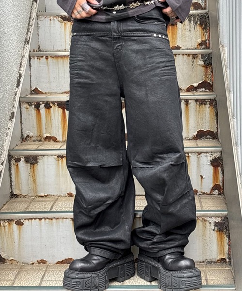 Never mind the XU(ネバーマインドザエックスユー)の「【Never mind the XU】coating denim pants / 【ネバーマインド ザ エックスユー】コーティングワイドデニムパンツ(デニムパンツ・メンズ・ブラック・M/L/S)」の4枚目の写真
