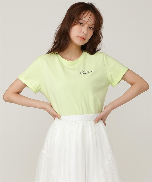AND COUTURE(アンドクチュール)の「ワンポイント刺繍Tシャツ(Tシャツ/カットソー・レディース・ブラック/オフホワイト/グリーン・FREE)」の3枚目の写真