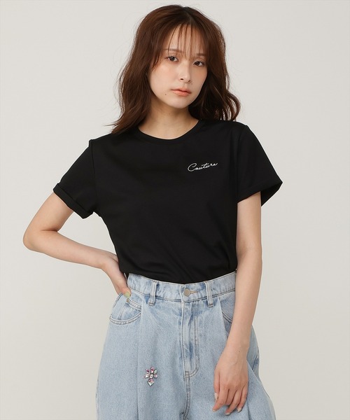 AND COUTURE(アンドクチュール)の「ワンポイント刺繍Tシャツ(Tシャツ/カットソー・レディース・ブラック/オフホワイト/グリーン・FREE)」の2枚目の写真