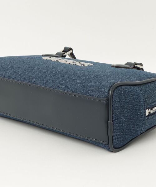Guess(ゲス)の「JUSTINA Mini Shoulder Bag ショルダーバッグ(ショルダーバッグ・レディース・インディゴブルー・ONE SIZE)」の11枚目の写真