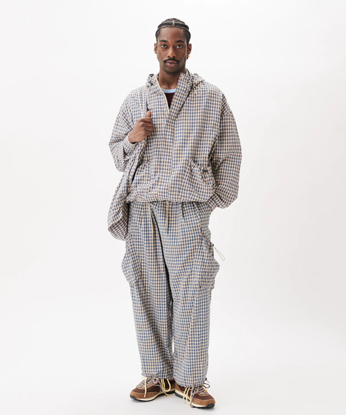 WISM(ウィズム)の「Estudio Niksen / エストゥディオ・ニクセン Bungee Strap Checkered JK(その他アウター・メンズ・ライトブルー/ベージュ・1/2)」の12枚目の写真