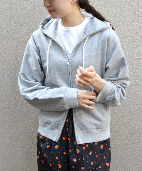 THE SHINZONE（ザ　シンゾーン）の「THE SHINZONE/シンゾーン　ユースフルジップアップフーディー　USEFUL ZIP-UP HOODIE　26AMSCU02（パーカー・レディース・グレー/ホワイト・FREE）」の4枚目の写真