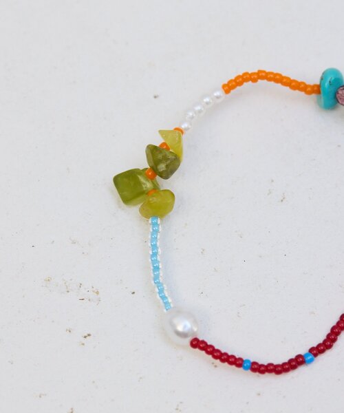ear PAPILLONNER(イアパピヨネ)の「《WEB限定》天然石MIXビーズブレスレット(ブレスレット・レディース・ブルー系その他・FREE)」の4枚目の写真