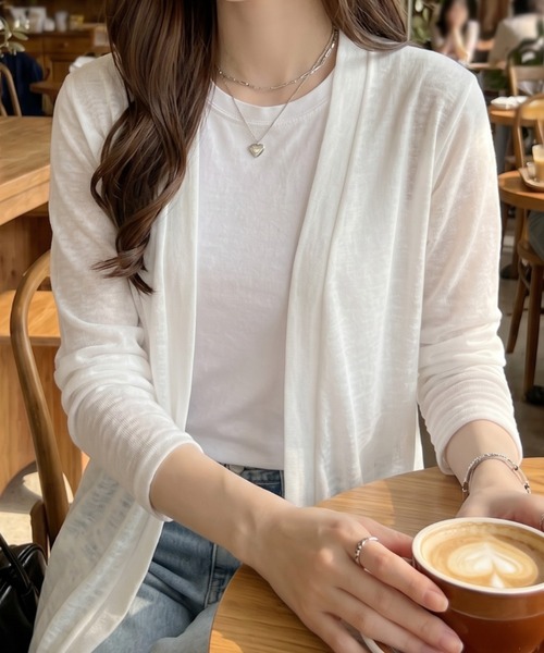umune(ウムネ)の「トッパーカーディガン 長袖 ロング丈 縦ライン 落ち感 すっきり 華奢見え 細見え 薄手 ライトアウター コーディガン 羽織り 秋 冬(カーディガン/ボレロ・レディース・オフホワイト/モカ/ブラック・FREE)」の18枚目の写真