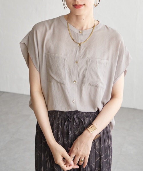 ikka(イッカ)の「【セットアップ対応】冷感ボイルタックドルマンブラウス(シャツ/ブラウス・レディース・ネイビー/グレイッシュベージュ/コーラルピンク・L/M/S)」の2枚目の写真