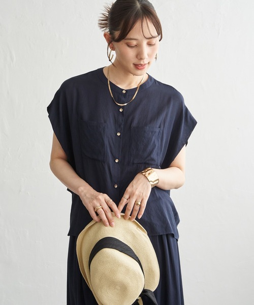 ikka(イッカ)の「【セットアップ対応】冷感ボイルタックドルマンブラウス(シャツ/ブラウス・レディース・ネイビー/グレイッシュベージュ/コーラルピンク・L/M/S)」の22枚目の写真