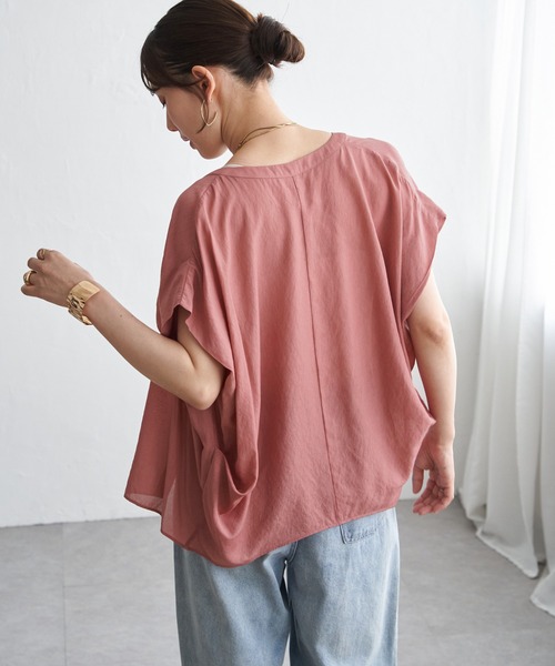 ikka(イッカ)の「【セットアップ対応】冷感ボイルタックドルマンブラウス(シャツ/ブラウス・レディース・ネイビー/グレイッシュベージュ/コーラルピンク・L/M/S)」の7枚目の写真