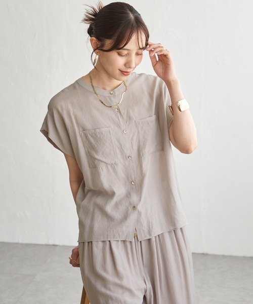 ikka(イッカ)の「【セットアップ対応】冷感ボイルタックドルマンブラウス(シャツ/ブラウス・レディース・ネイビー/グレイッシュベージュ/コーラルピンク・L/M/S)」の5枚目の写真