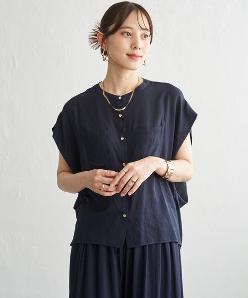 ikka(イッカ)の「【セットアップ対応】冷感ボイルタックドルマンブラウス(シャツ/ブラウス・レディース・ネイビー/グレイッシュベージュ/コーラルピンク・L/M/S)」の4枚目の写真