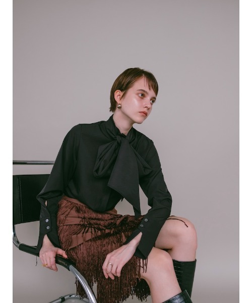 sahara(サハラ)の「【26AW PRE ORDER】Scarf Tie Blouse(シャツ/ブラウス・レディース・ブラック/ホワイト・FREE)」の8枚目の写真