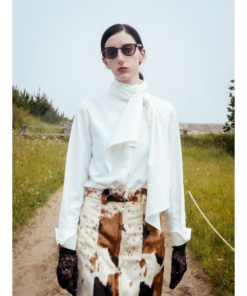 sahara(サハラ)の「【26AW PRE ORDER】Scarf Tie Blouse(シャツ/ブラウス・レディース・ブラック/ホワイト・FREE)」の13枚目の写真